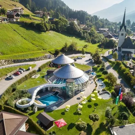Schoeneben Zwillinger Huette Wald im Pinzgau