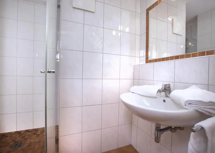 Schoeneben Zwillinger Huette بيت للعطل *