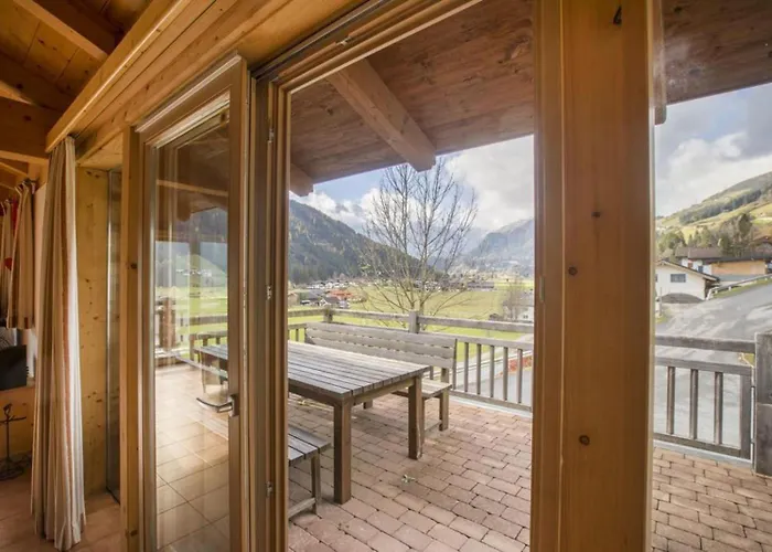 Schoeneben Zwillinger Huette Wald im Pinzgau